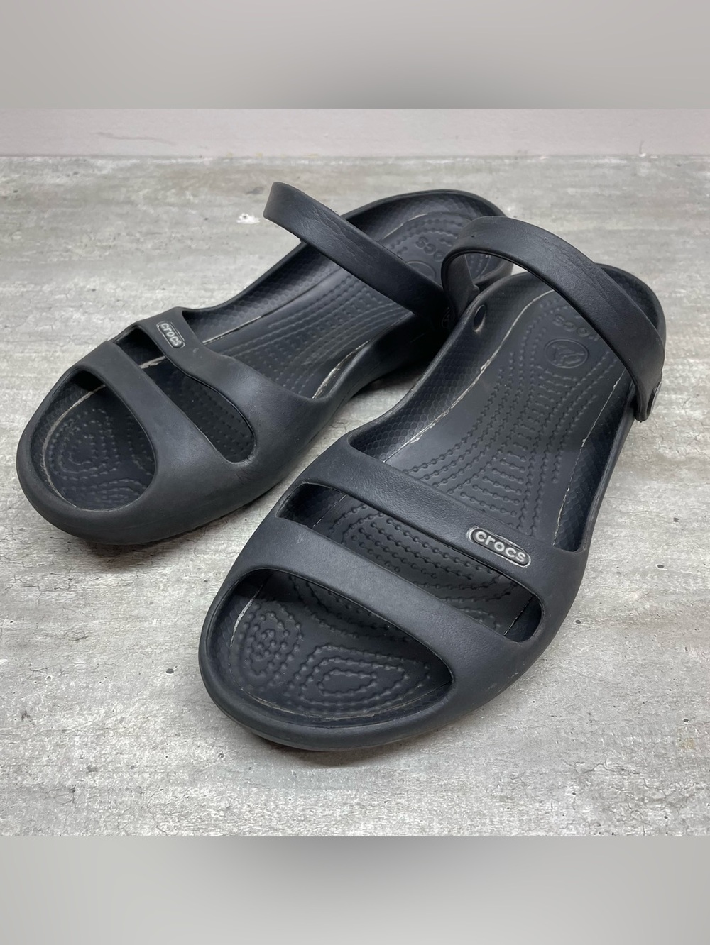 CROCS Women's Black Two-Strap Open Toe Sandals with Heel Strap